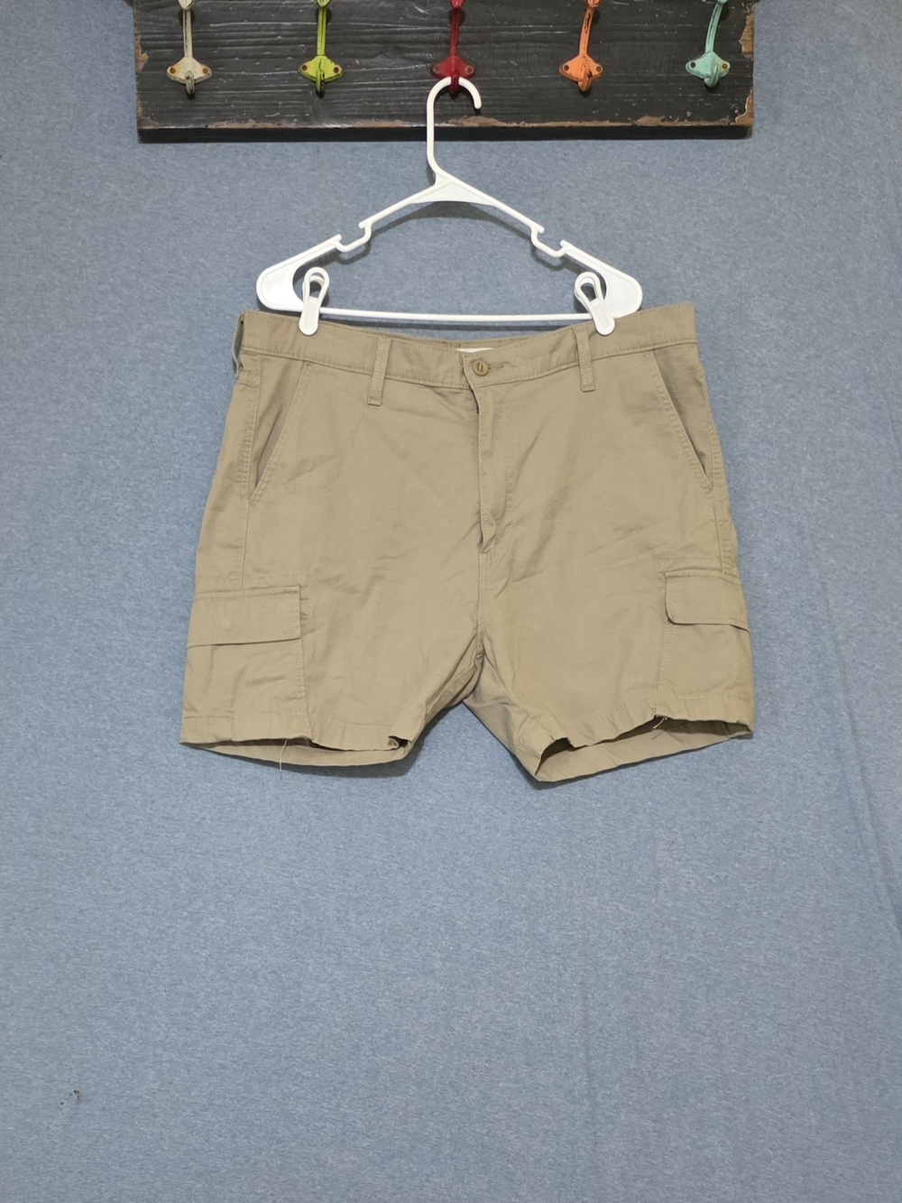 Levi's Signature Gold Khaki Cargo Shorts